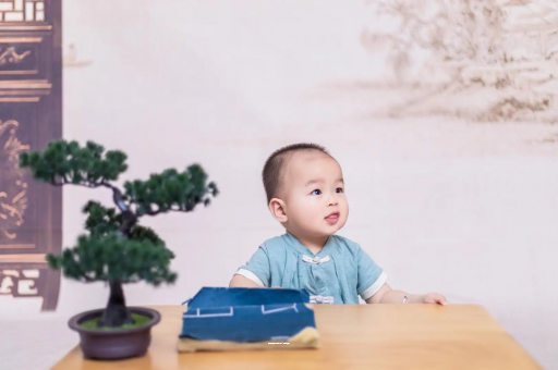 保山宝宝喊肚子疼怎么回事